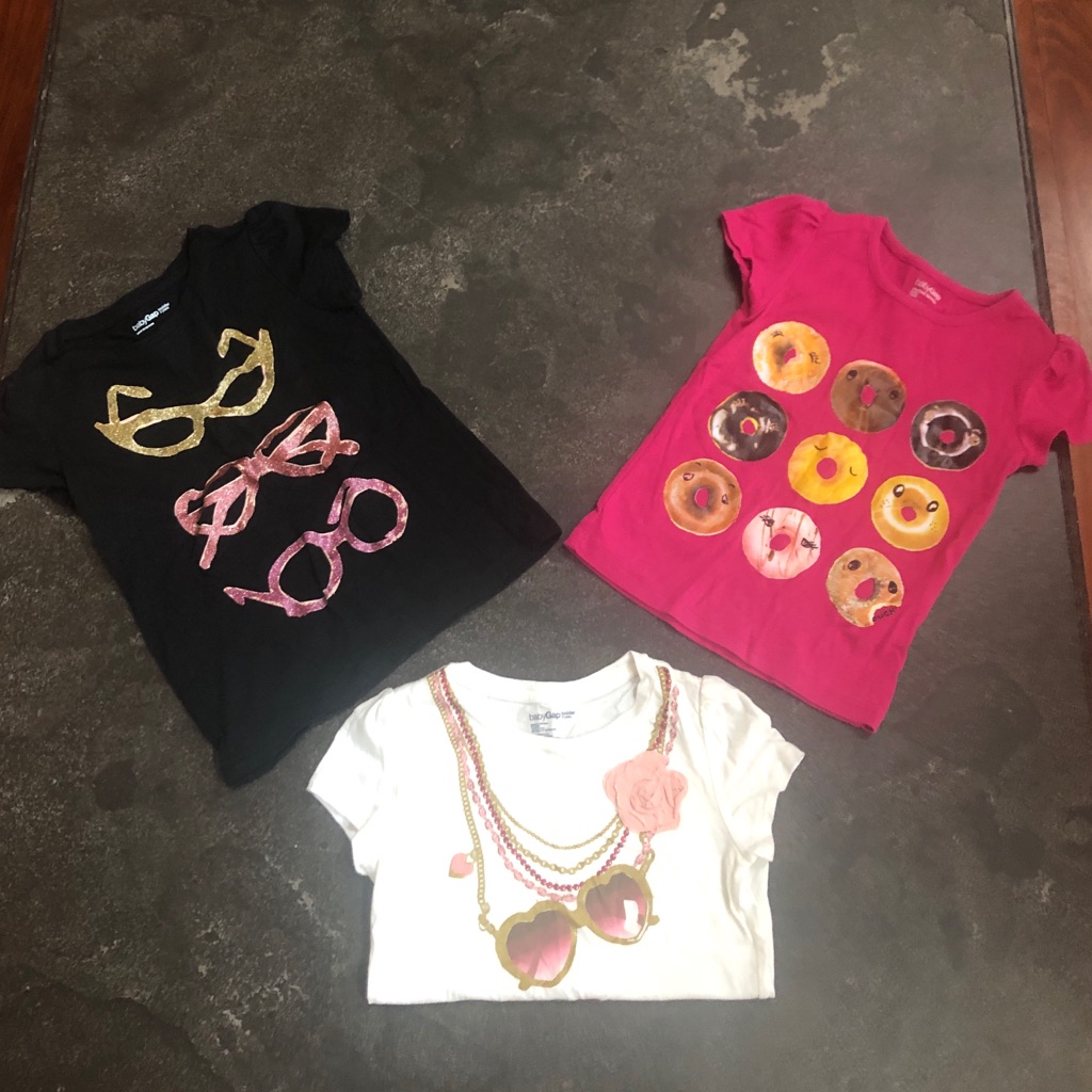 Lot Of Three Gap Short Aleeve Screen Tees  Size 4